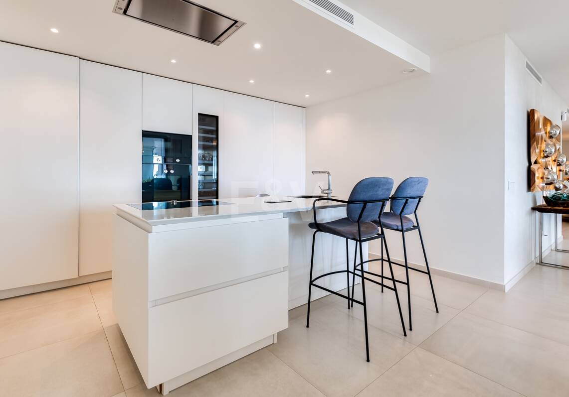 Apartment with sea views in Aloha