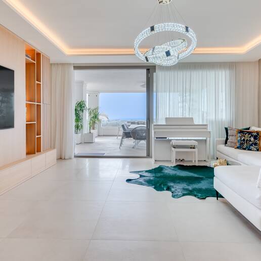 Wohnung mit beeindruckendem Meerblick in Aloha.