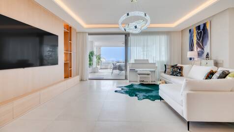 Apartamento con impresionantes vistas al mar en Aloha.