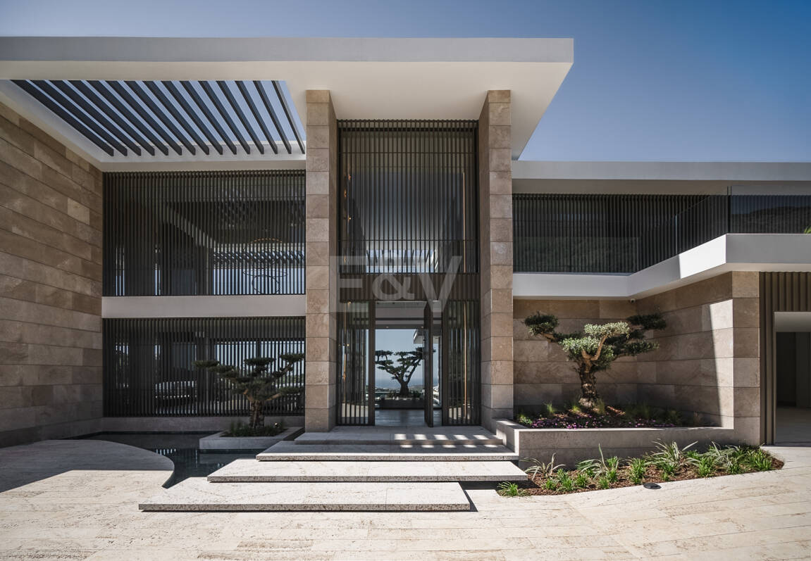 Exceptionell hållbar herrgård med fascinerande utsikt