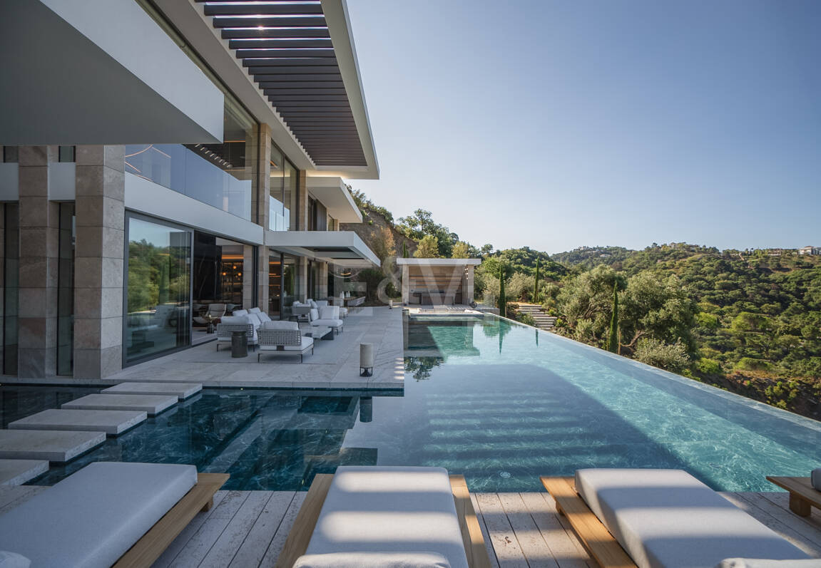 Exceptionell hållbar herrgård med fascinerande utsikt