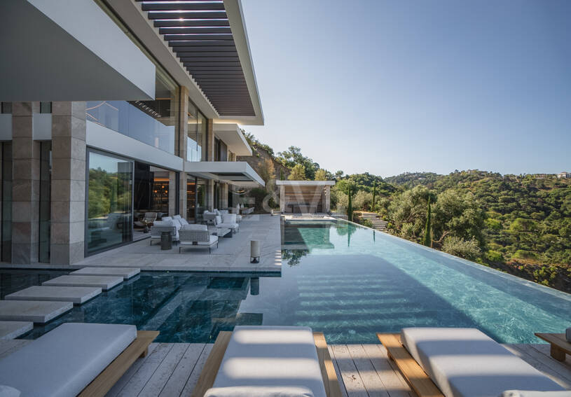 Exceptionell hållbar herrgård med fascinerande utsikt