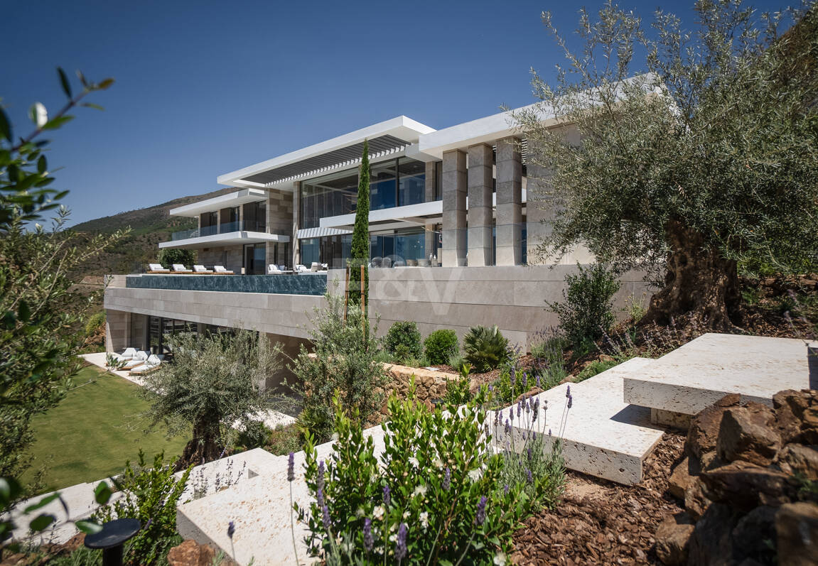 Exceptionell hållbar herrgård med fascinerande utsikt