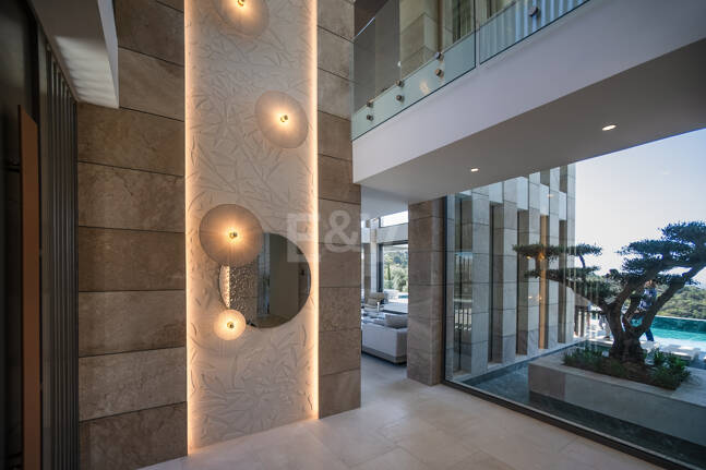 Exceptionell hållbar herrgård med fascinerande utsikt