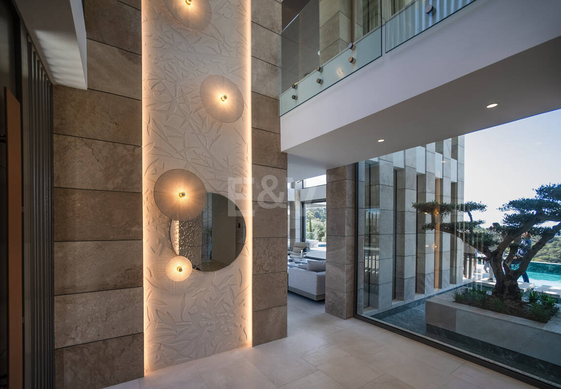 Exceptionell hållbar herrgård med fascinerande utsikt