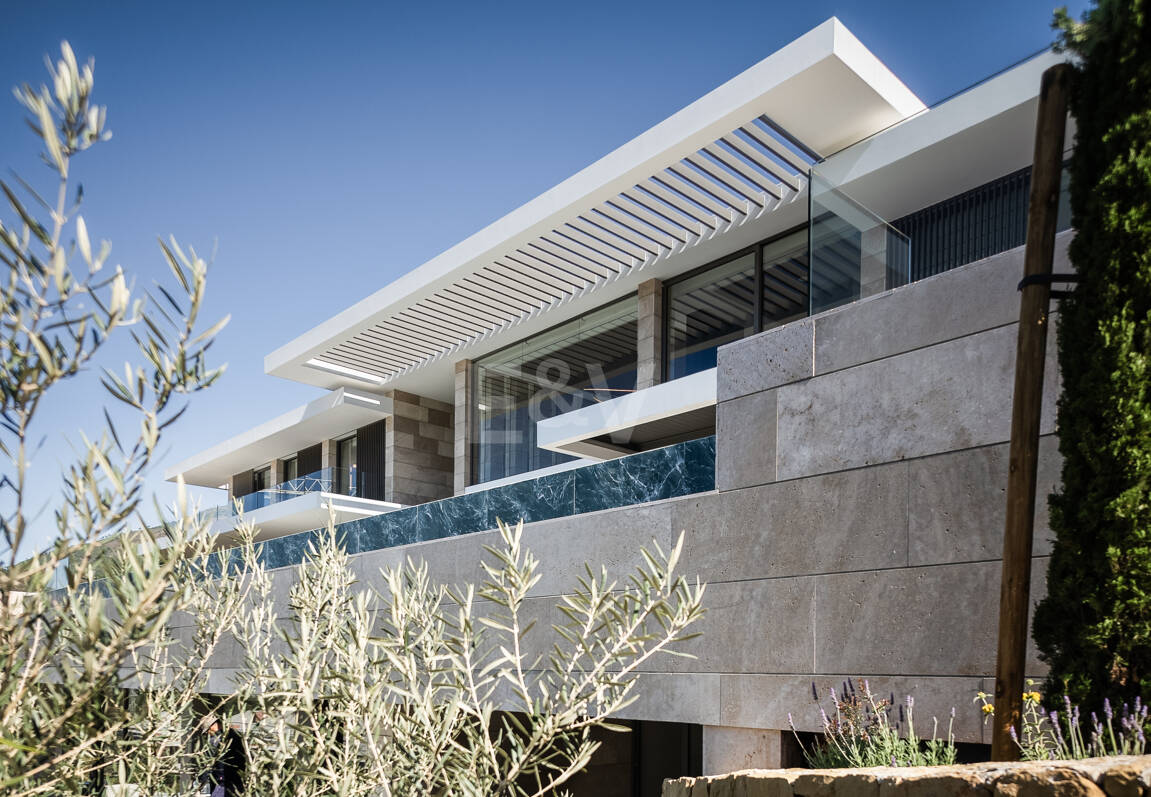 Exceptionell hållbar herrgård med fascinerande utsikt