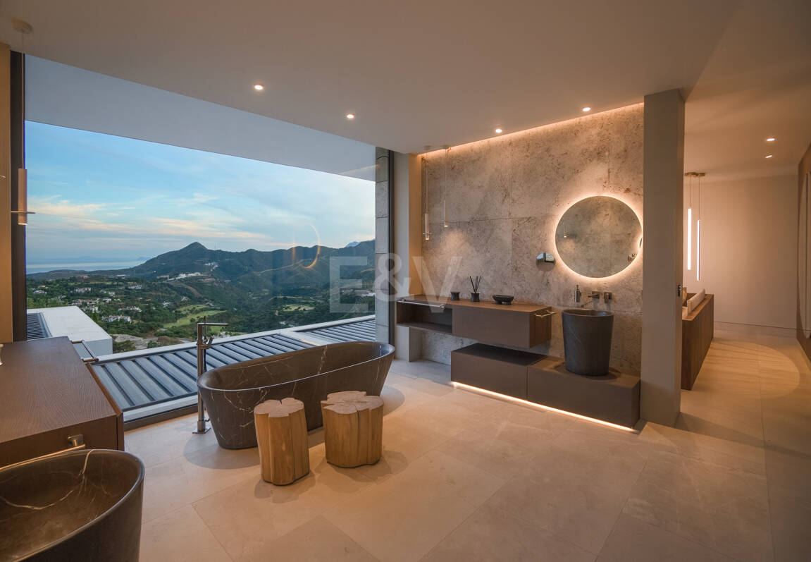 Exceptionell hållbar herrgård med fascinerande utsikt