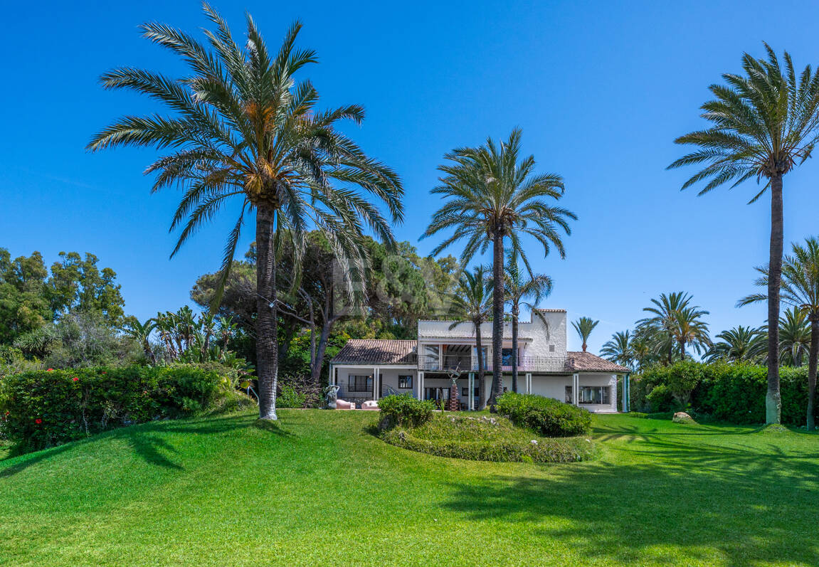 Einzigartiges Objekt zur Errichtung einer Strandvilla am Meer in Reserva de Los Monteros