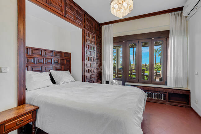 Einzigartiges Objekt zur Errichtung einer Strandvilla am Meer in Reserva de Los Monteros