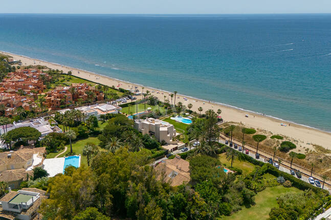 Einzigartiges Objekt zur Errichtung einer Strandvilla am Meer in Reserva de Los Monteros