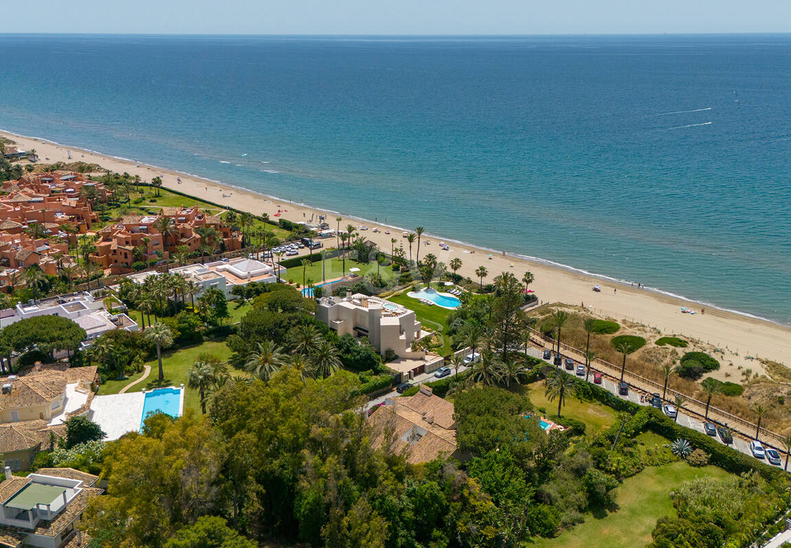 Einzigartiges Objekt zur Errichtung einer Strandvilla am Meer in Reserva de Los Monteros