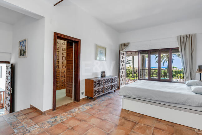 Einzigartiges Objekt zur Errichtung einer Strandvilla am Meer in Reserva de Los Monteros