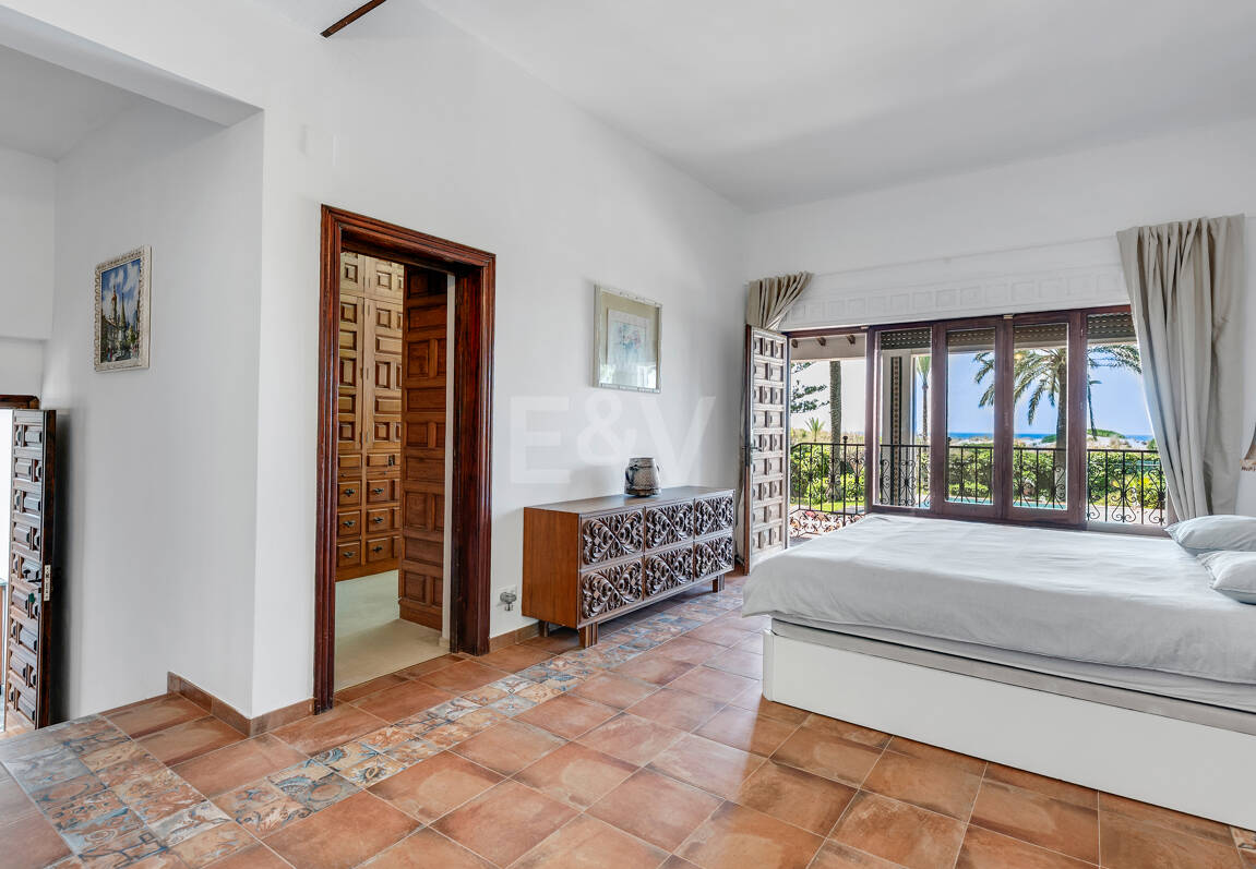Einzigartiges Objekt zur Errichtung einer Strandvilla am Meer in Reserva de Los Monteros