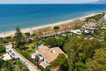 Einzigartiges Objekt zur Errichtung einer Strandvilla am Meer in Reserva de Los Monteros