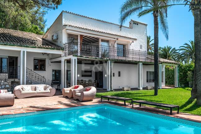 Einzigartiges Objekt zur Errichtung einer Strandvilla am Meer in Reserva de Los Monteros