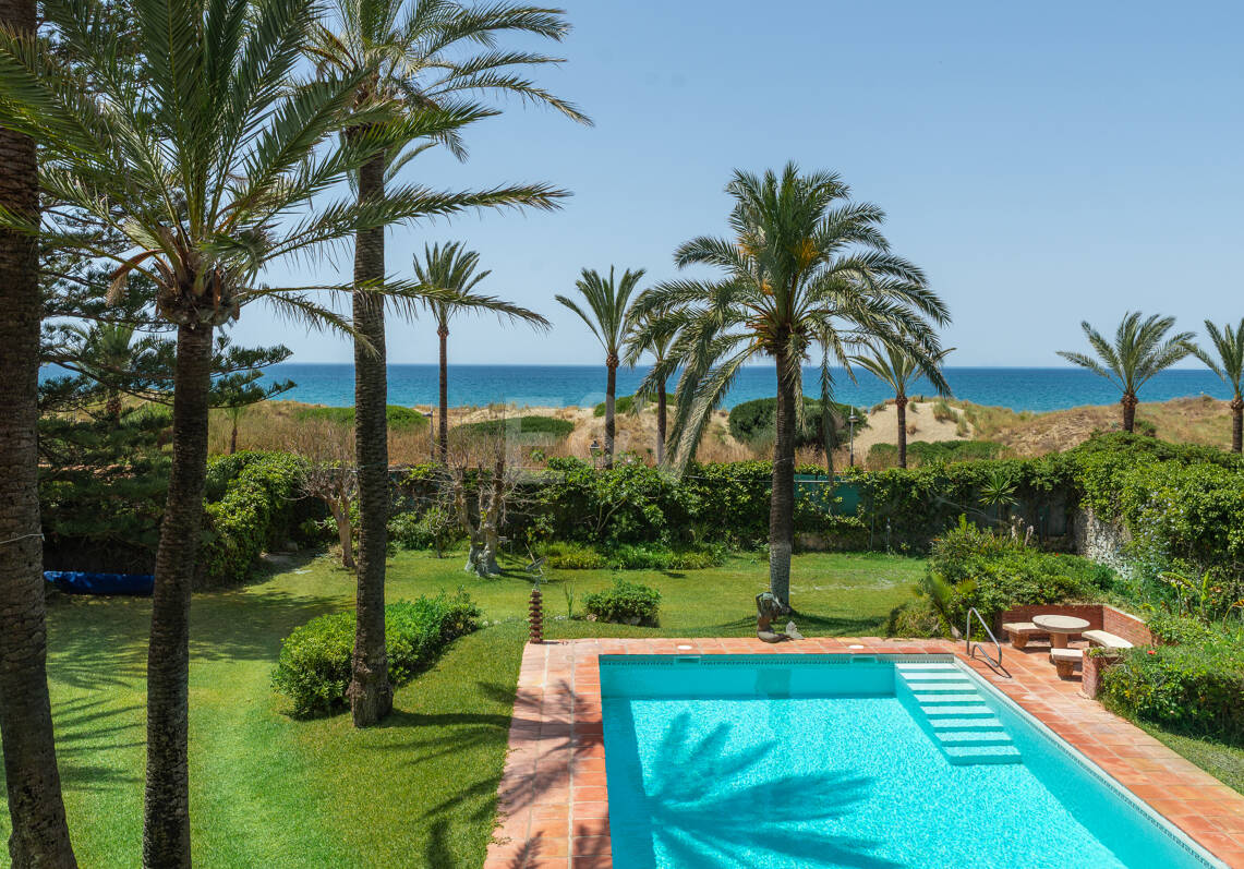 Exceptionell egendom att bygga en Frontline Beach Villa i Reserva de Los Monteros