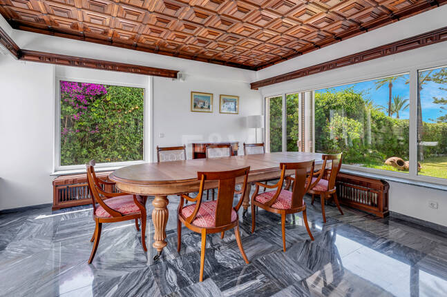 Einzigartiges Objekt zur Errichtung einer Strandvilla am Meer in Reserva de Los Monteros