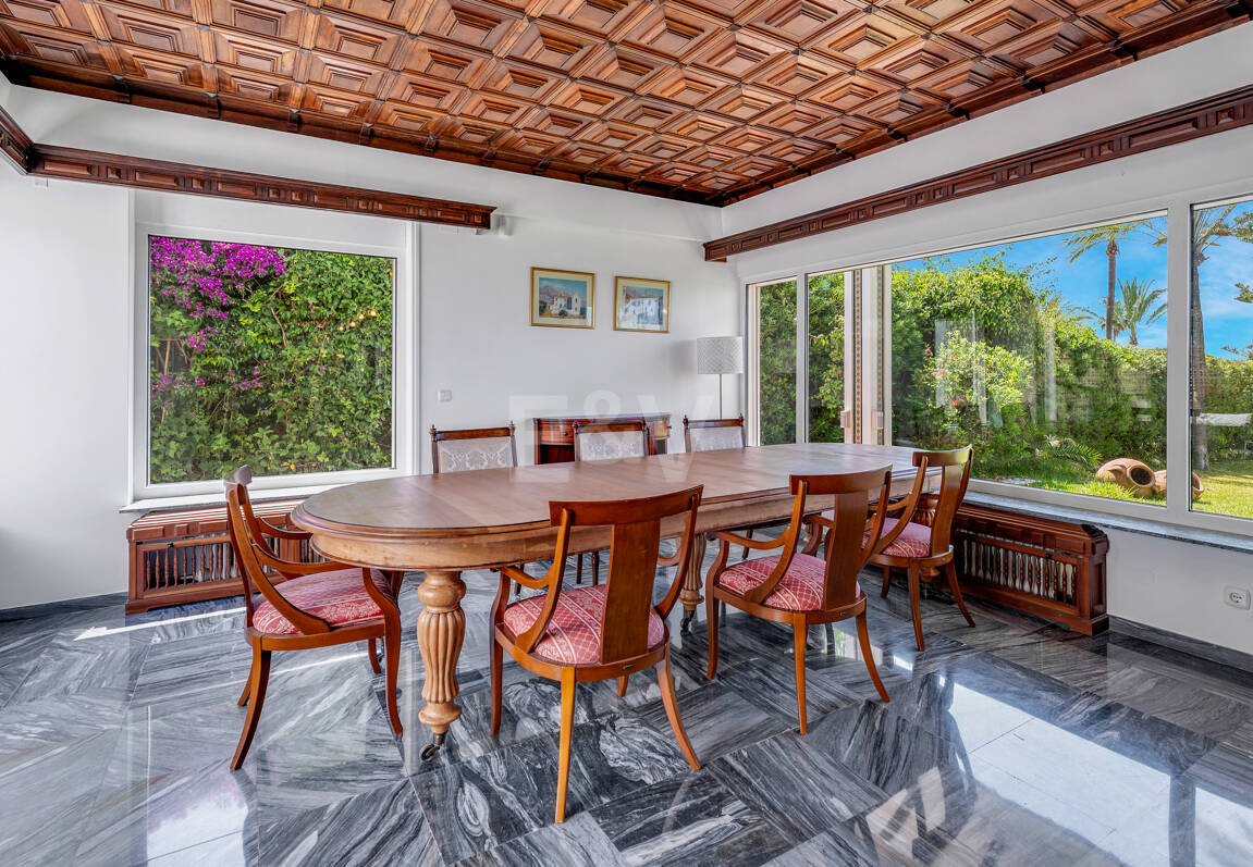 Einzigartiges Objekt zur Errichtung einer Strandvilla am Meer in Reserva de Los Monteros