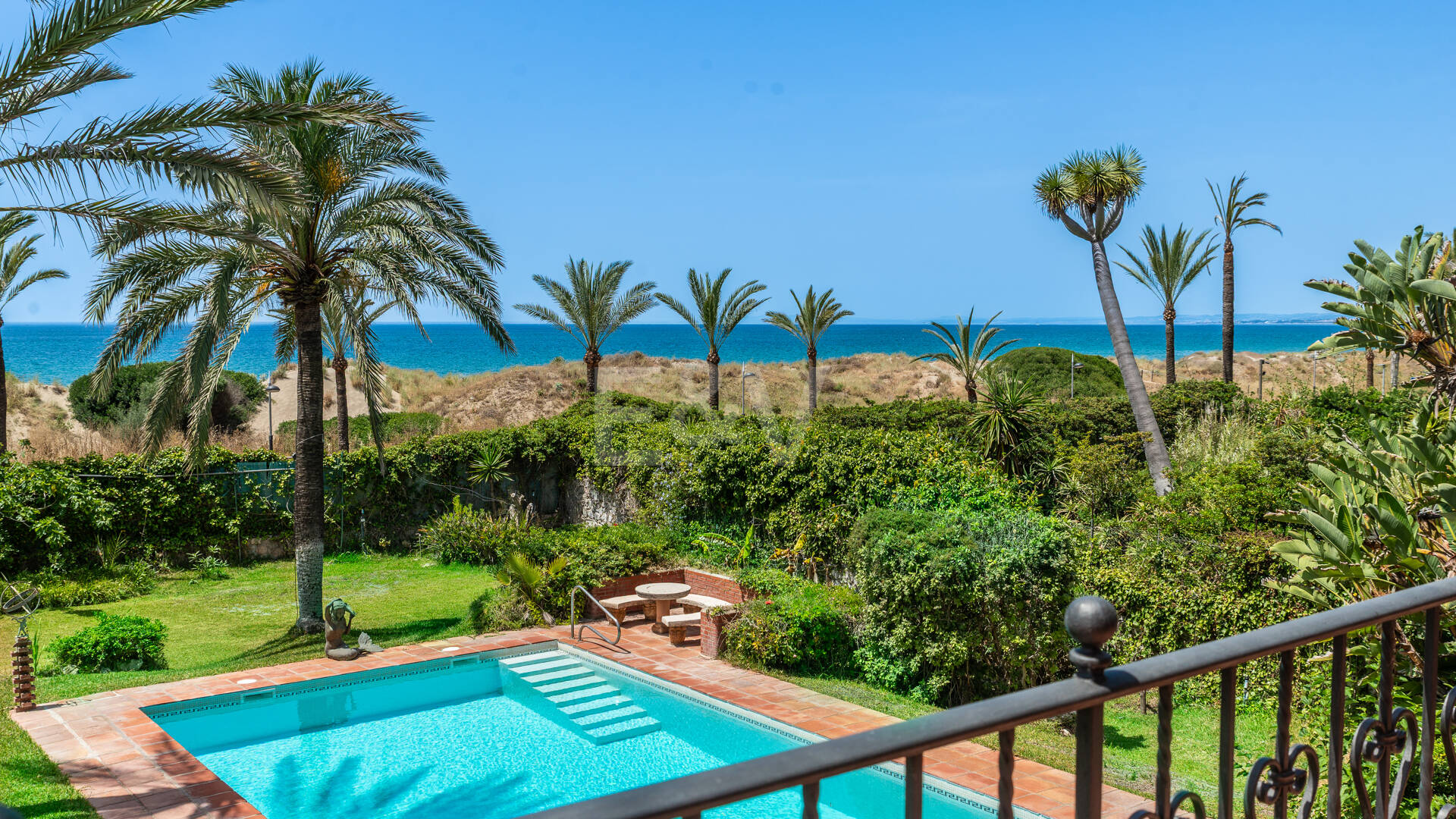 Einzigartiges Objekt zur Errichtung einer Strandvilla am Meer in Reserva de Los Monteros