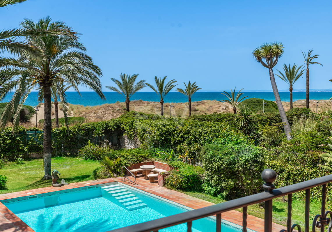 Exceptionell egendom att bygga en Frontline Beach Villa i Reserva de Los Monteros