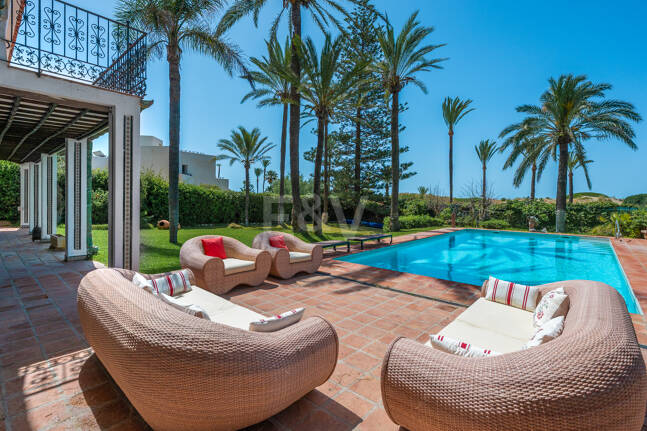 Einzigartiges Objekt zur Errichtung einer Strandvilla am Meer in Reserva de Los Monteros