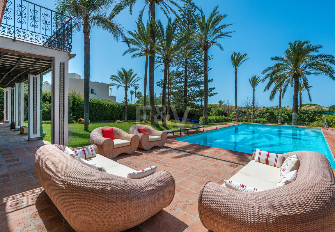 Einzigartiges Objekt zur Errichtung einer Strandvilla am Meer in Reserva de Los Monteros