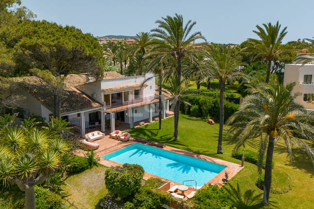 Einzigartiges Objekt zur Errichtung einer Strandvilla am Meer in Reserva de Los Monteros