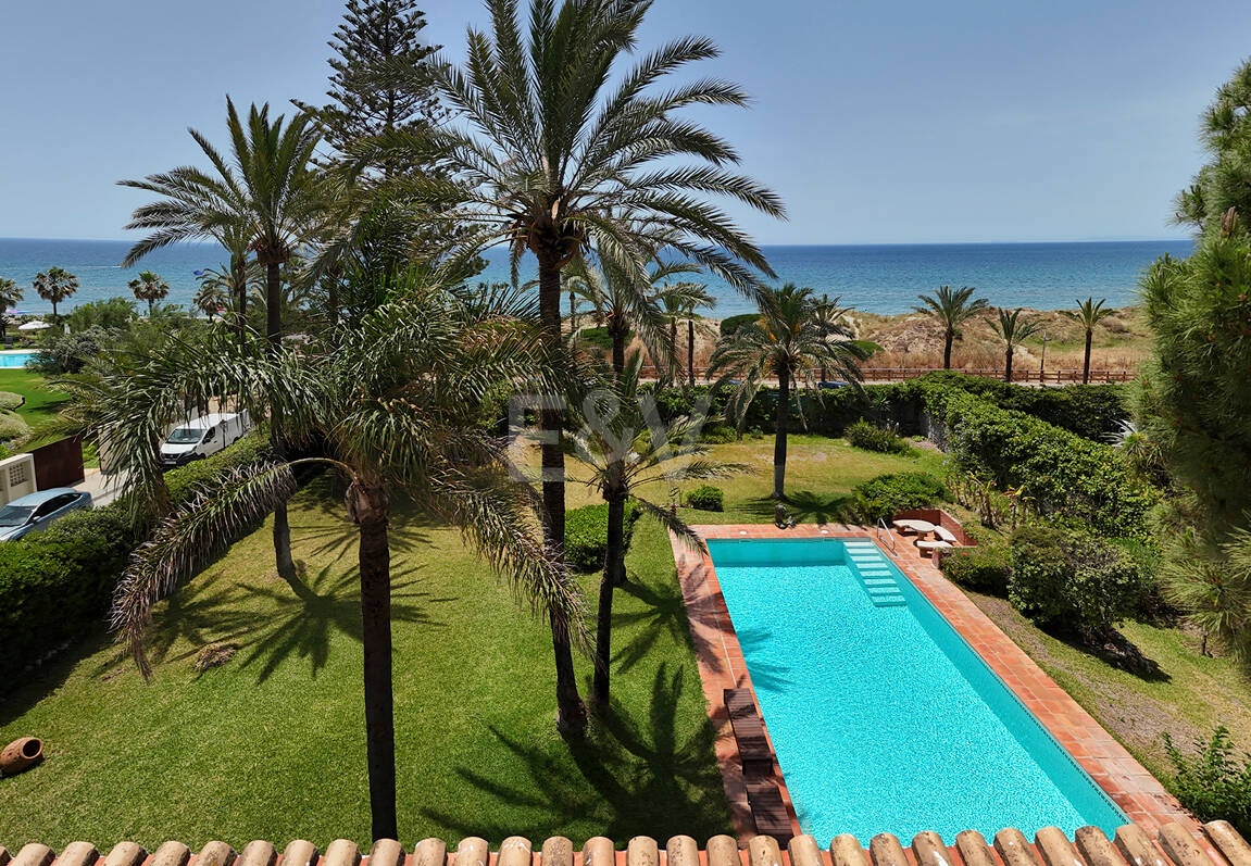 Einzigartiges Objekt zur Errichtung einer Strandvilla am Meer in Reserva de Los Monteros