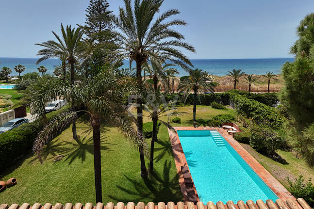 Einzigartiges Objekt zur Errichtung einer Strandvilla am Meer in Reserva de Los Monteros