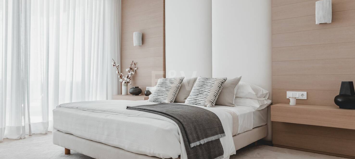 Tranquil Duplex Lägenhet med trädgård och havsutsikt i Marbella Club Golf Resort