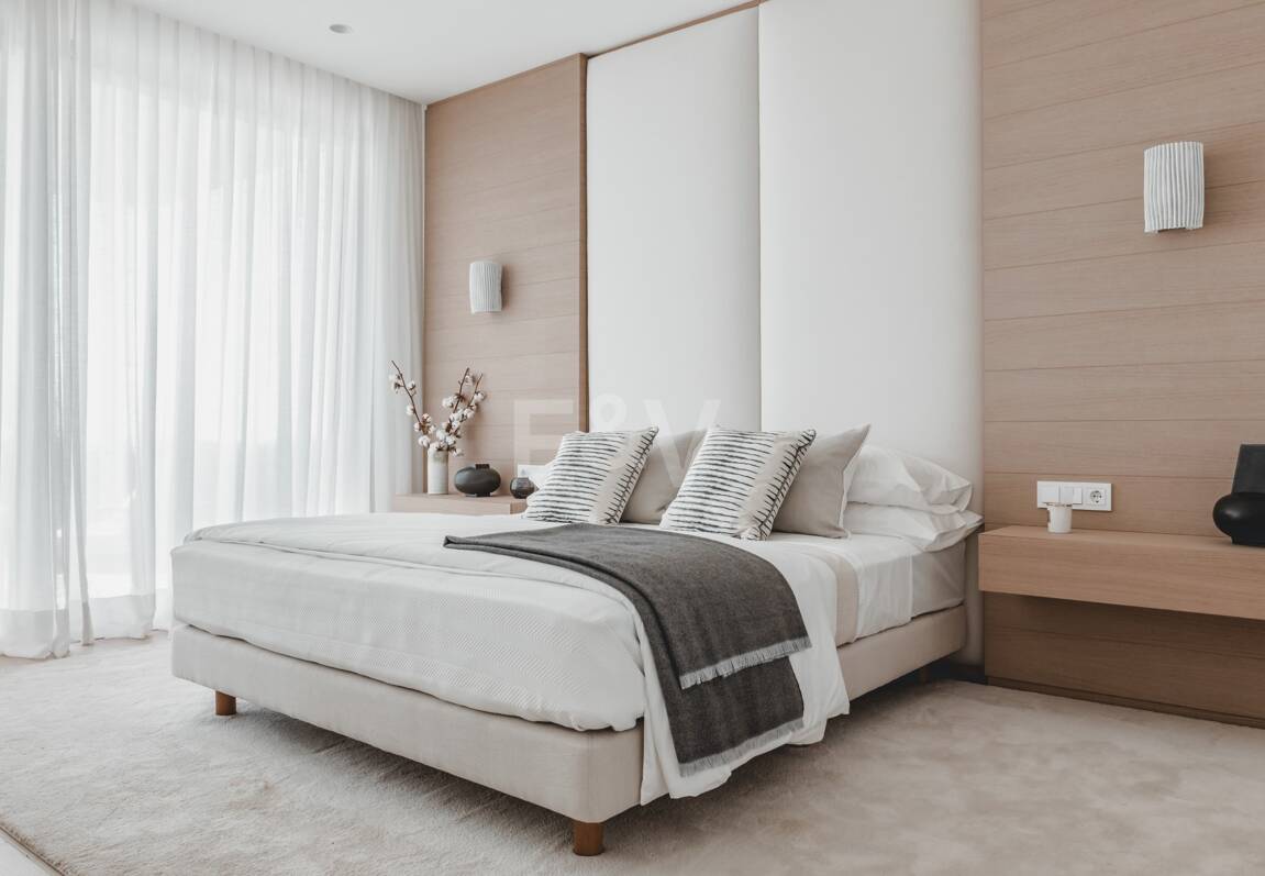 Tranquil Duplex Appartement avec vue sur le jardin et la mer à Marbella Club Golf Resort