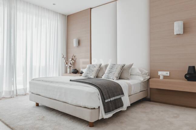 Tranquil Duplex Appartement avec vue sur le jardin et la mer à Marbella Club Golf Resort