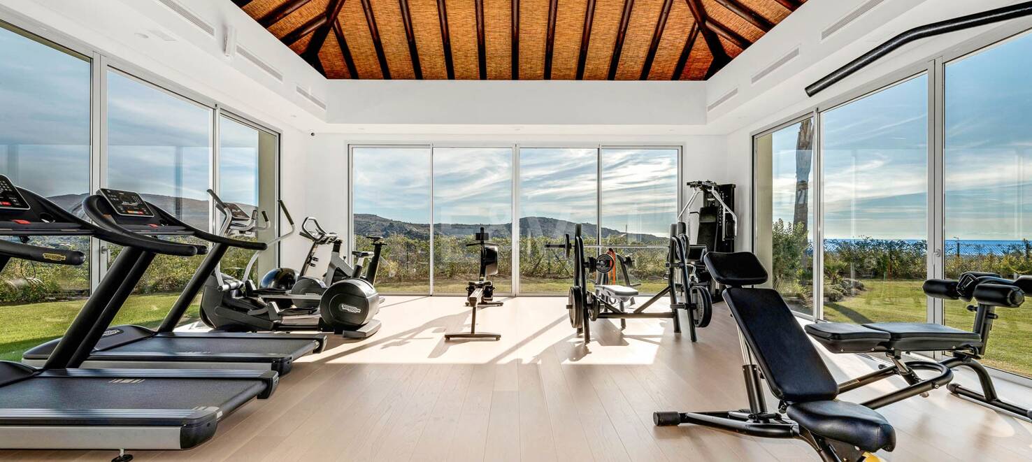 Tranquil Duplex Lägenhet med trädgård och havsutsikt i Marbella Club Golf Resort