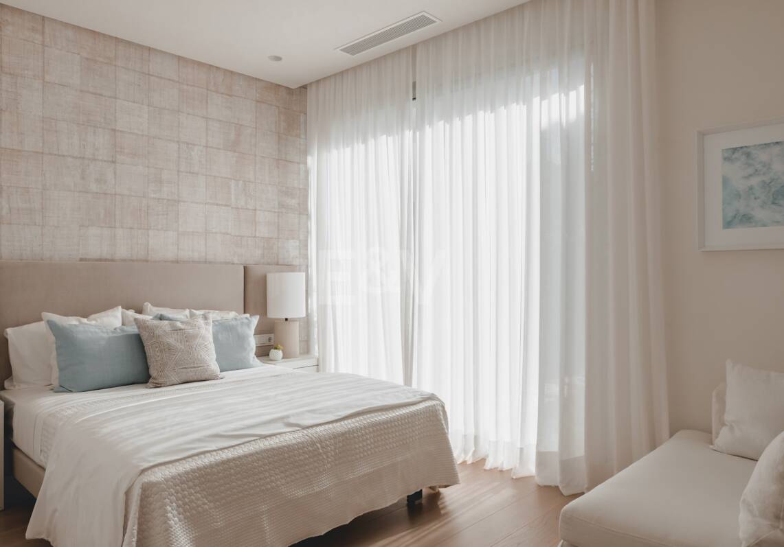 Tranquilo Apartamento Dúplex con Jardín y Vistas al Mar en Marbella Club Golf Resort