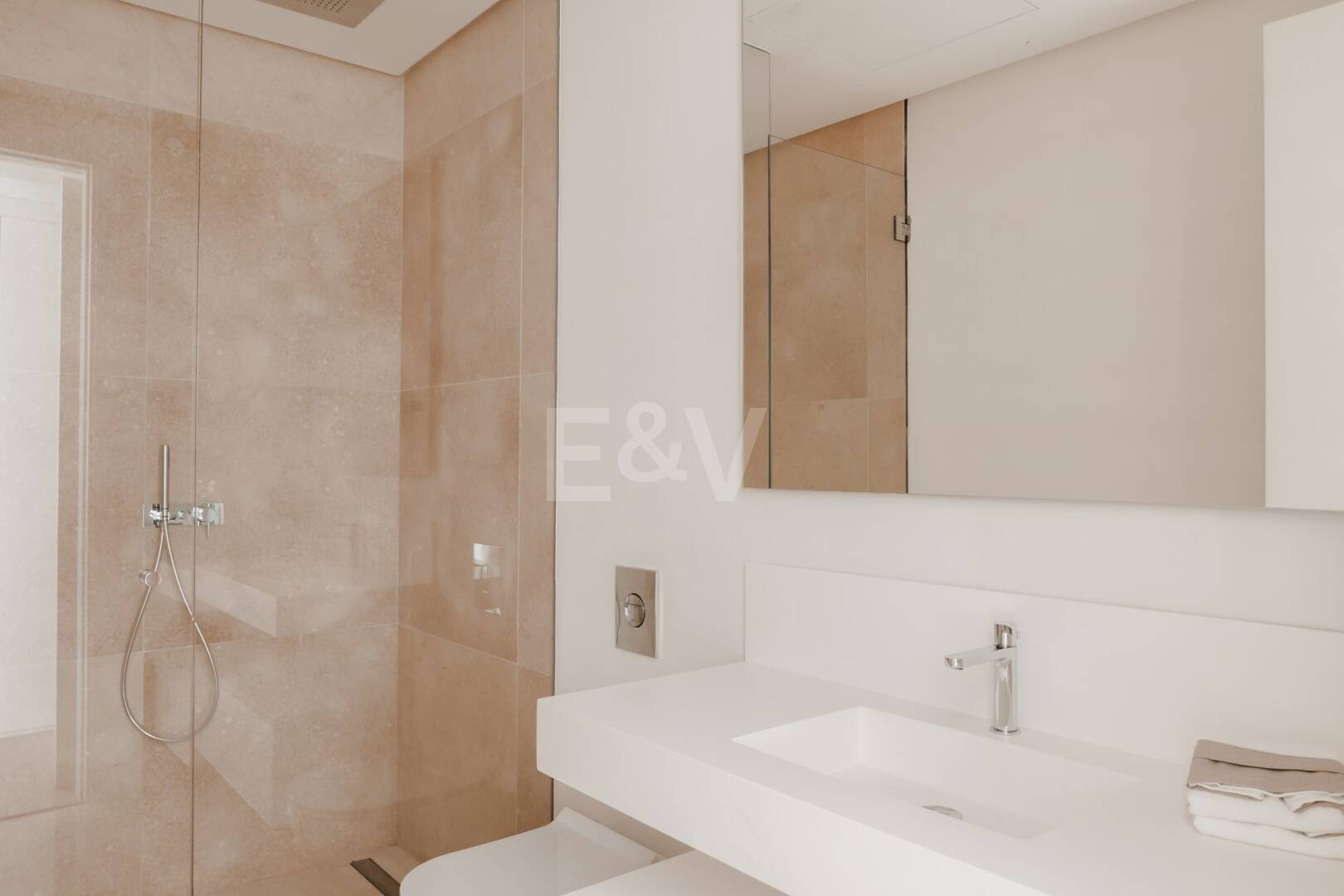 Tranquil Duplex Appartement avec vue sur le jardin et la mer à Marbella Club Golf Resort