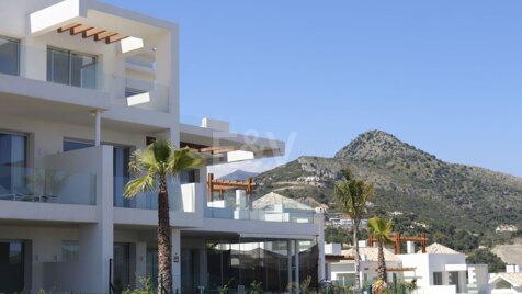 Apartamento Nuevo con Vistas al Mar y Jardín en Marbella Club Golf Resort