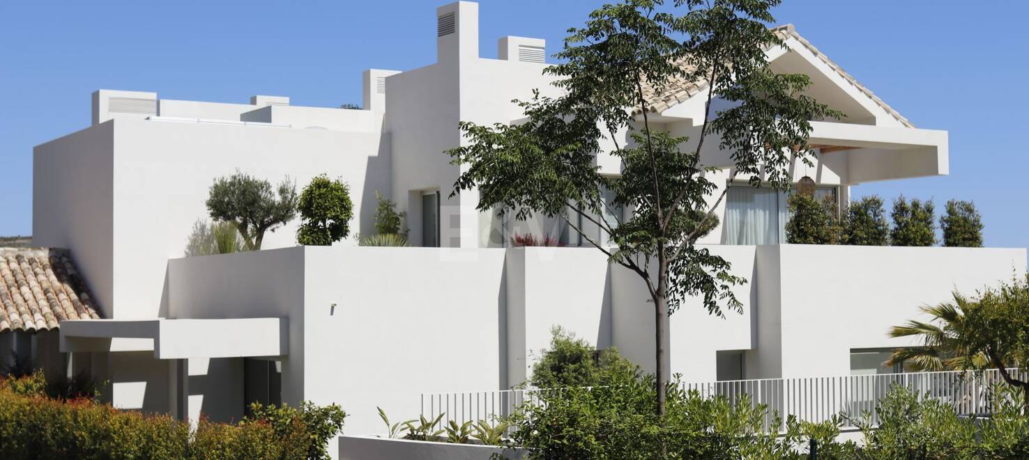 Appartement neuf avec vue sur la mer et jardin à Marbella Club Golf Resort