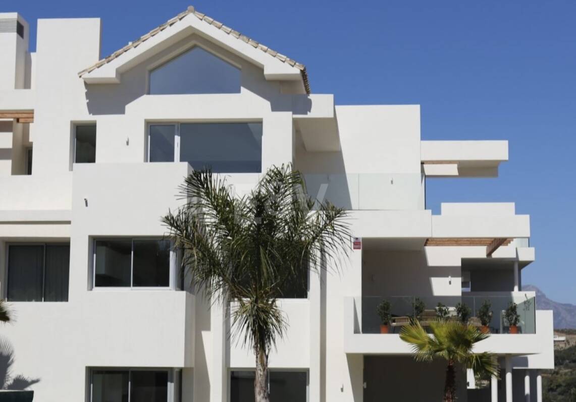 New Apartment with Sea Views in Marbella Club Hills