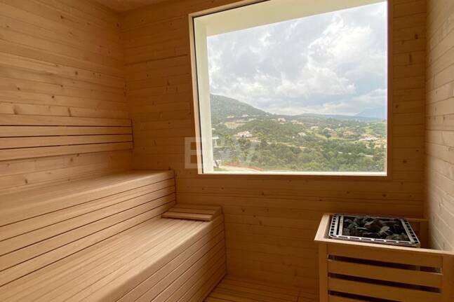 Ny lägenhet med havsutsikt och trädgård i Marbella Club Golf Resort