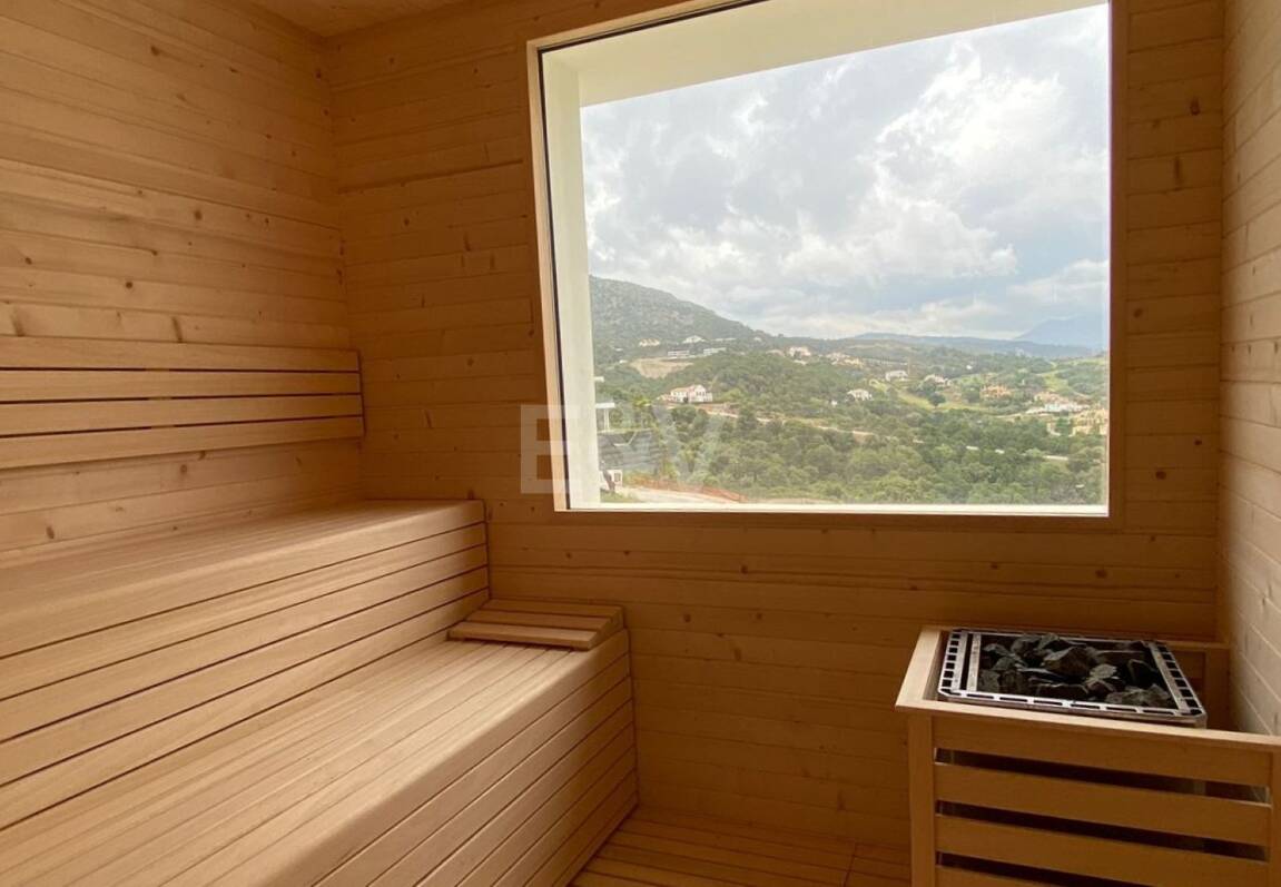 Ny lägenhet med havsutsikt och trädgård i Marbella Club Golf Resort