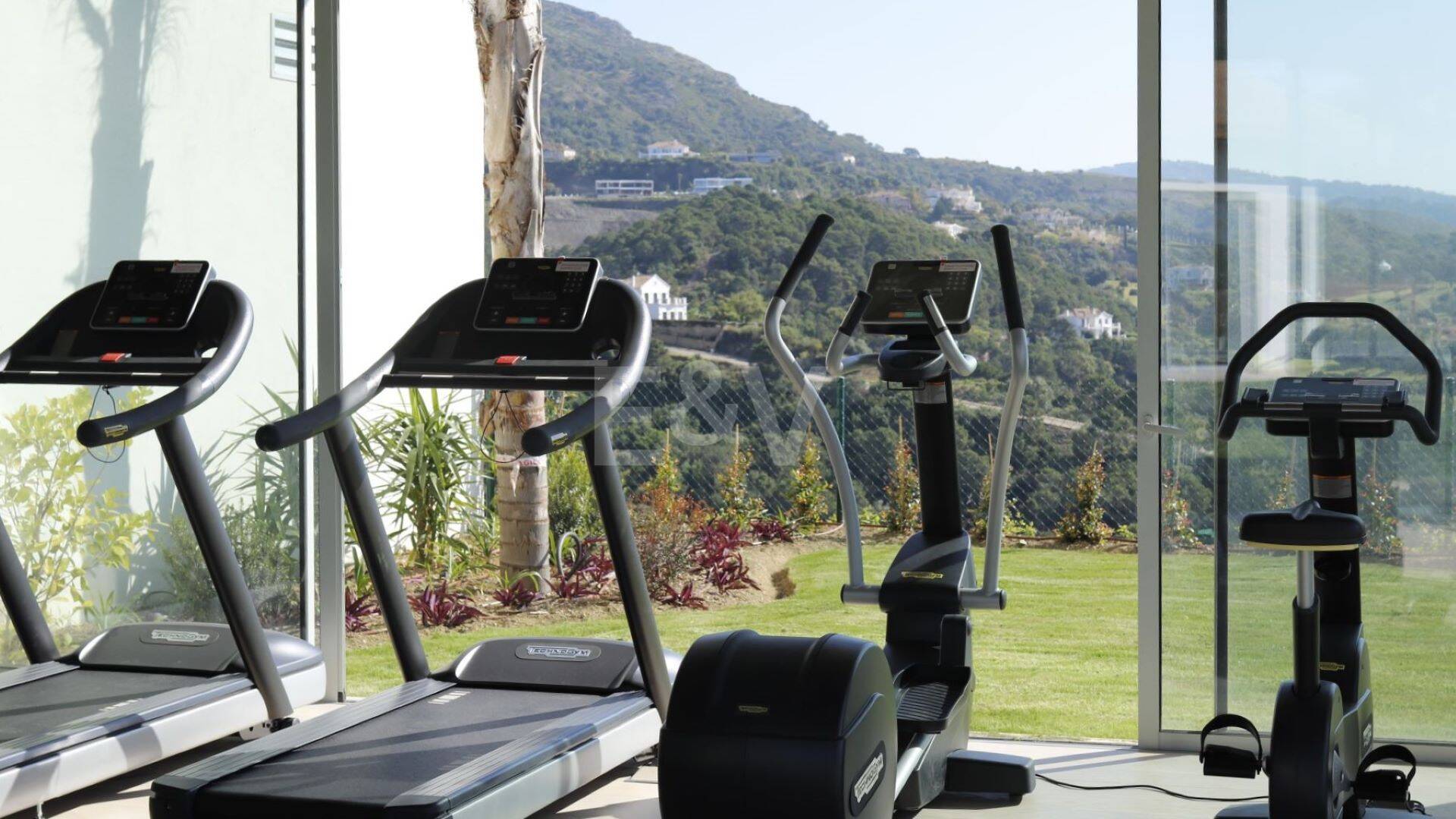 Nowy apartament z widokiem na morze i ogród w Marbella Club Golf Resort