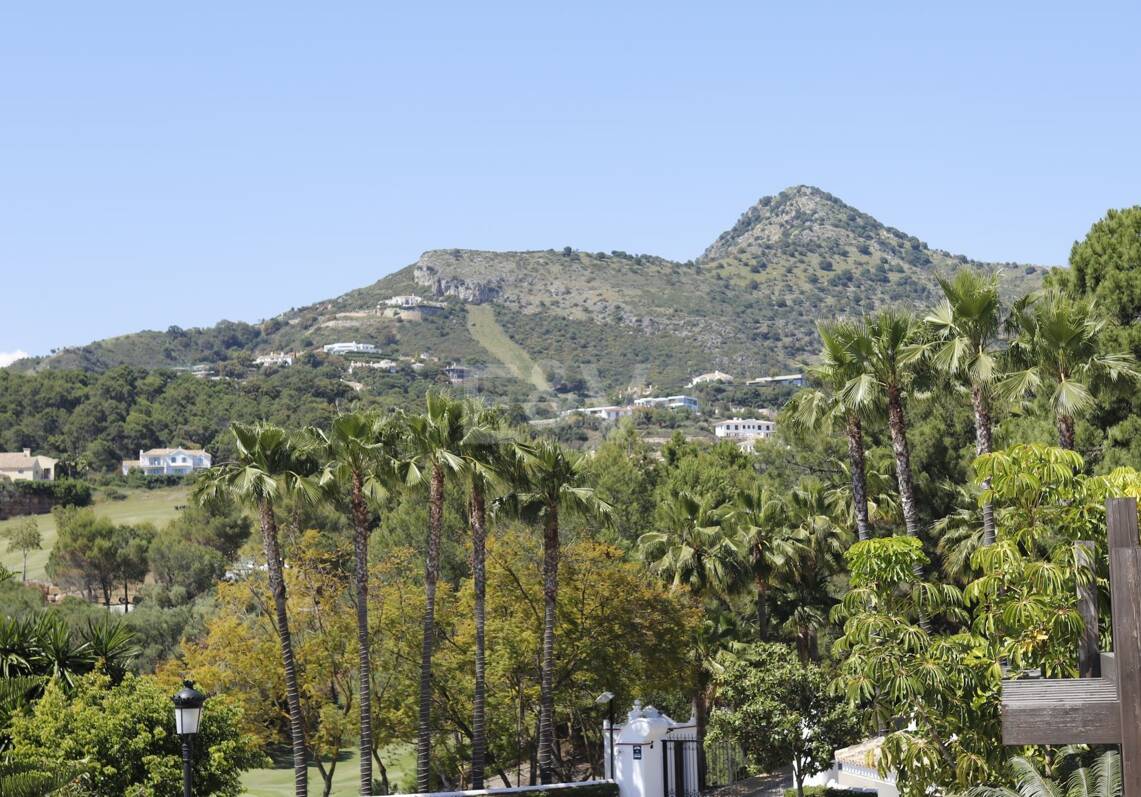 New Apartment with Sea Views in Marbella Club Hills