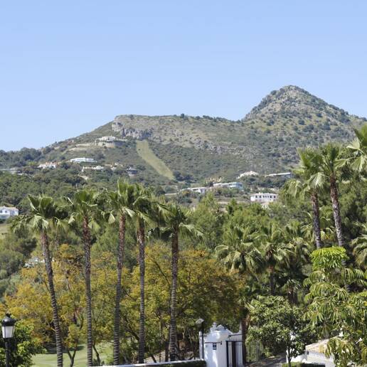 Appartement neuf avec vue sur la mer et jardin à Marbella Club Golf Resort