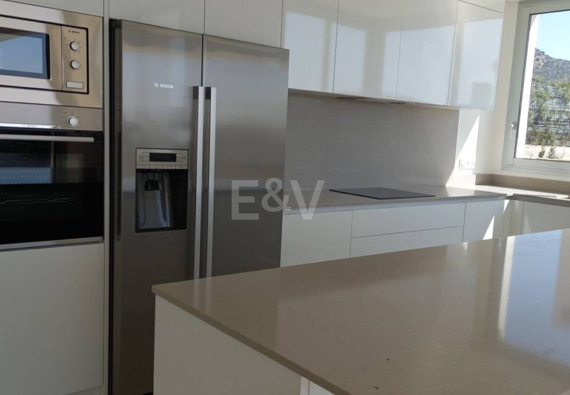 Apartamento en planta baja en Marbella Club Golf Resort con vistas