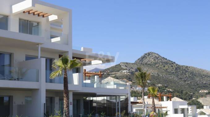 Parter apartament w Marbella Club Golf Resort z widokiem