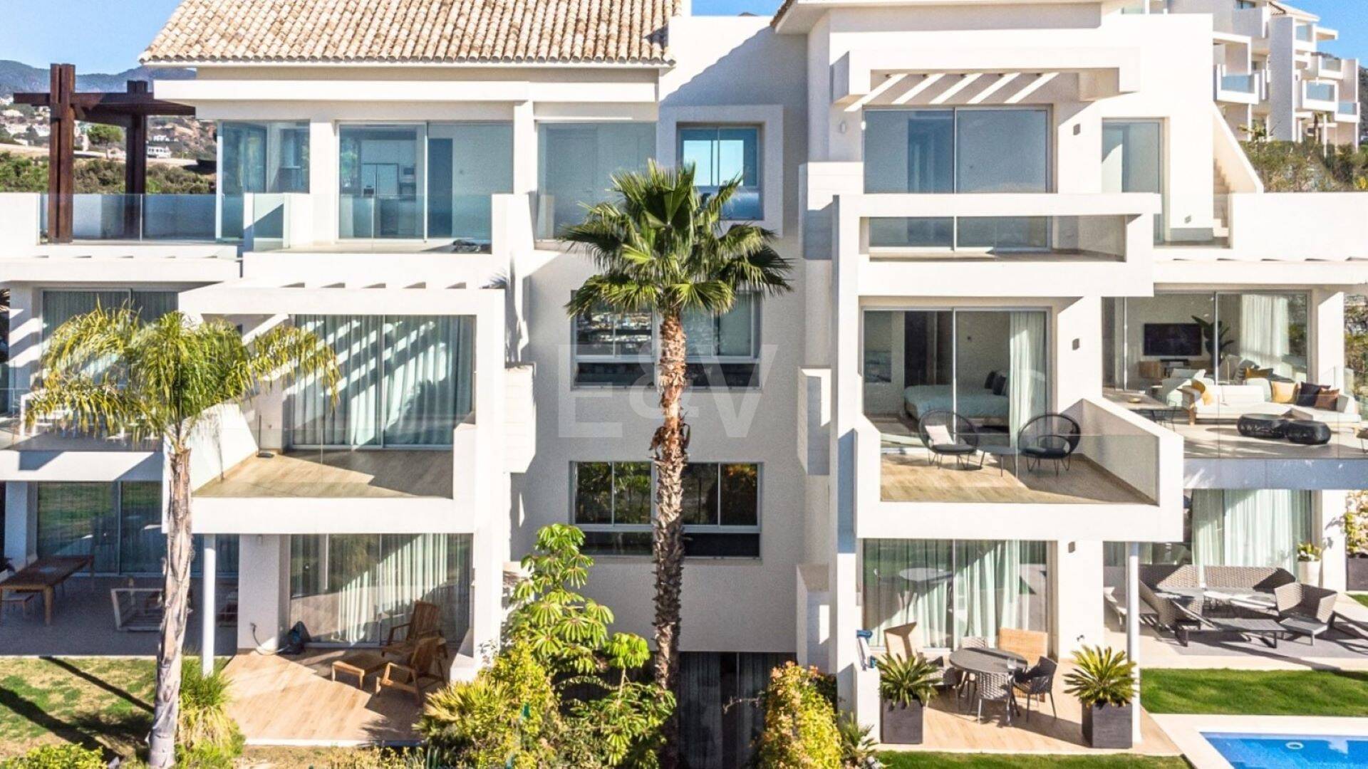 Apartamento en planta baja en Marbella Club Golf Resort con vistas