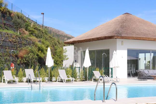 Apartamento en planta baja en Marbella Club Golf Resort con vistas