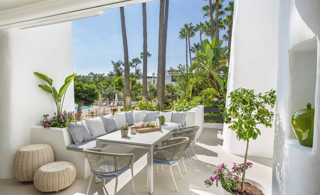 Exquisite Luxury Apartment in Puente Romano