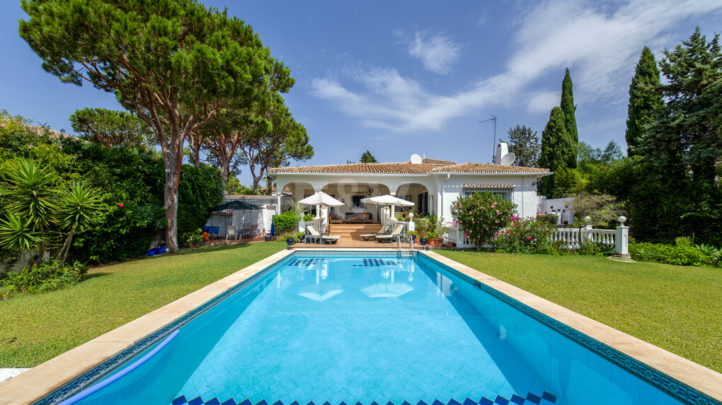 Villa à vendre en Hacienda las Chapas, Marbella Est