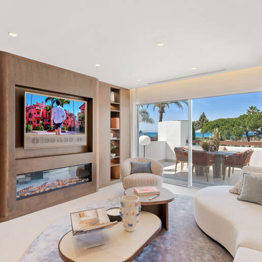 Luxury Beachfront Apartment in Los Monteros